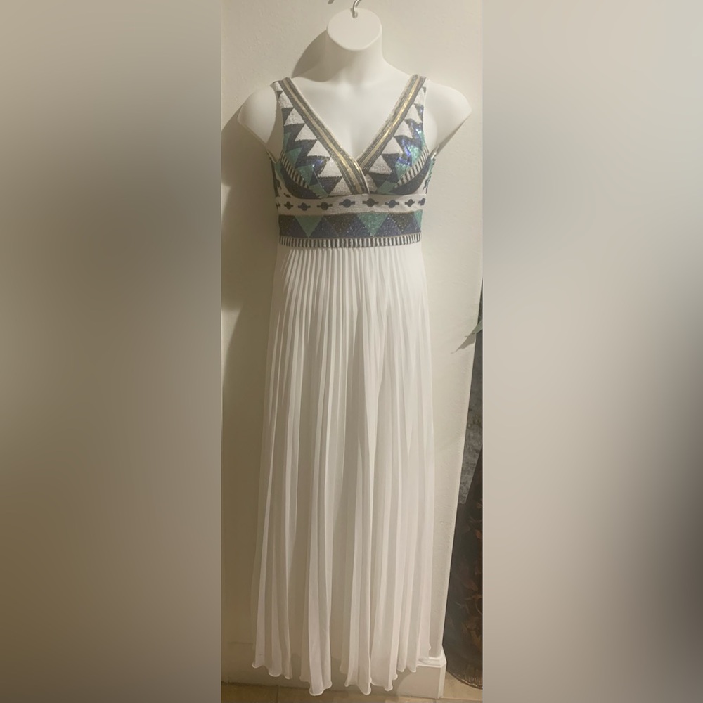 Escape Size 4 Gown
